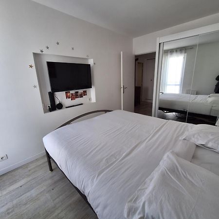 Fun And Quiet Apartment Paris Luaran gambar