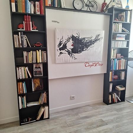 Fun And Quiet Apartment Paris Luaran gambar