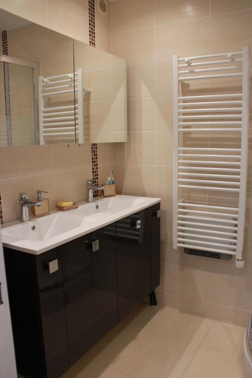 Fun And Quiet Apartment Paris Luaran gambar